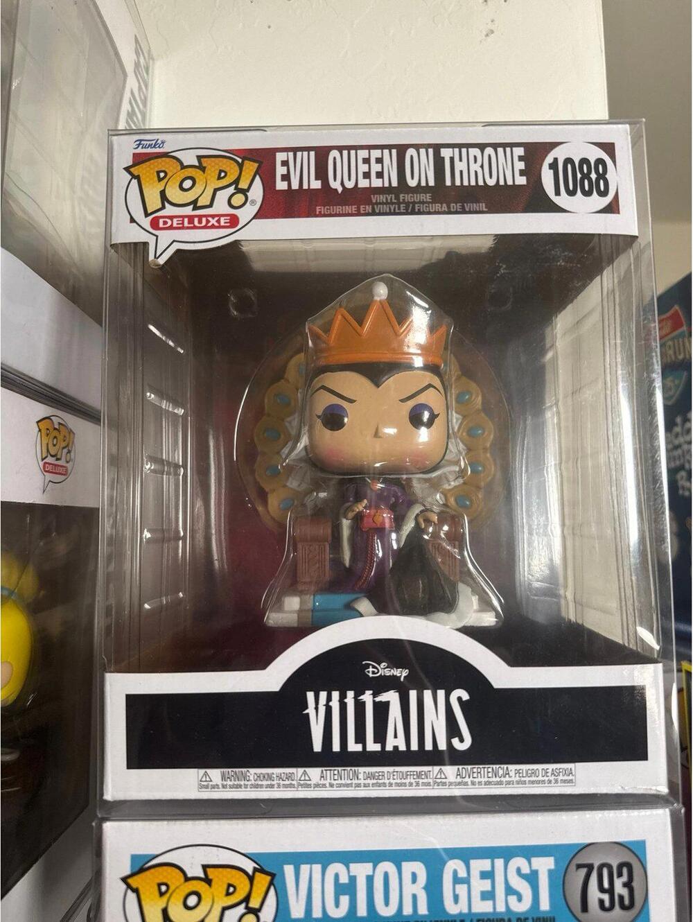 Funko Pop! Deluxe Evil Queen on Throne (6 inch) 1088
